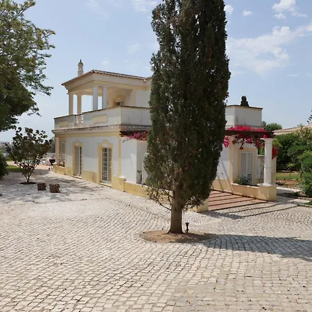 Villa Beira Mar, Alto Golf *