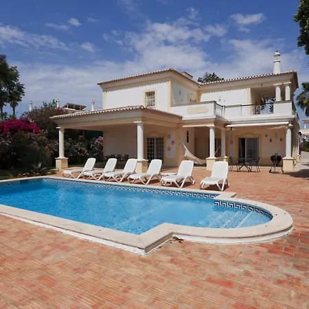Villa Beira Mar, Alto Golf